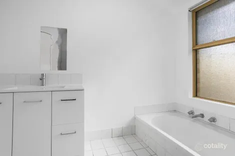 Property photo of 1 Stipling Gardens Leda WA 6170