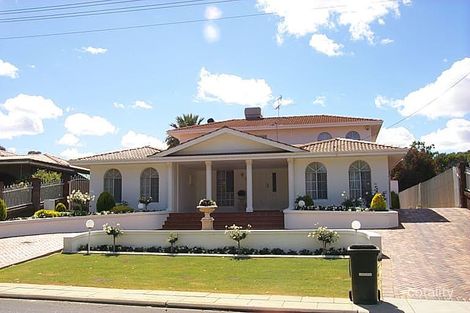 38 Glenister Rd, Hamilton Hill, WA 6163