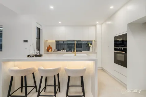 Property photo of 48 Ascot Drive Chipping Norton NSW 2170