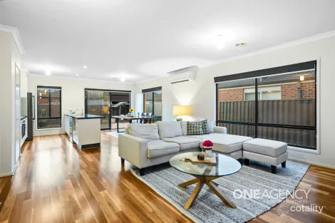 Property photo of 11 Brockwell Crescent Manor Lakes VIC 3024