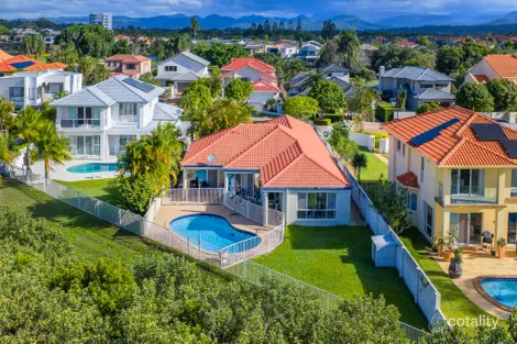 18 Meadowlake Dr, Carrara, QLD 4211