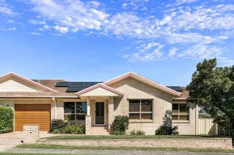 2/4 Tuggerah Cct, Flinders, NSW 2529