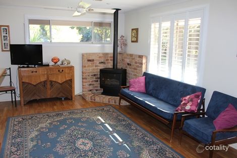 Property photo of 8 Numrock Street Bomaderry NSW 2541