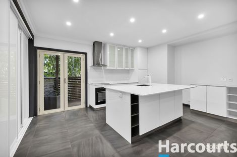 Property photo of 12 Kraft Crescent Drouin VIC 3818