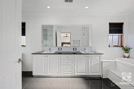 Property photo of 12 Parkfield Drive Wodonga VIC 3690