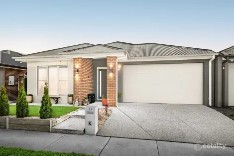 13 Balboa Rd, Clyde North, VIC 3978