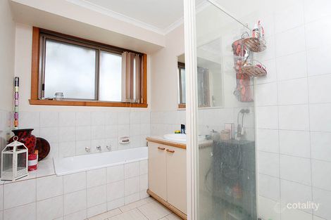 Property photo of 2/4 Asquith Place Melton West VIC 3337