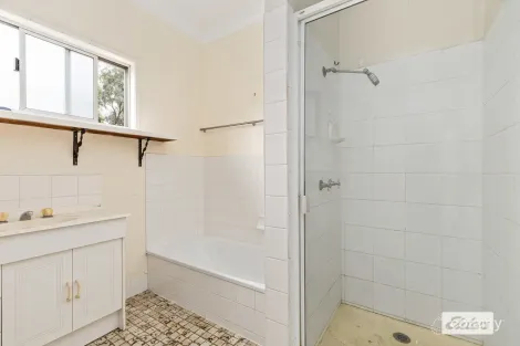 Property photo of 12 Pryor Place Emerald QLD 4720