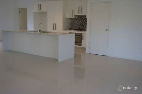 Property photo of 2/16 Wynflo Street Labrador QLD 4215