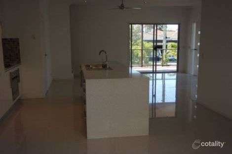 Property photo of 2/16 Wynflo Street Labrador QLD 4215