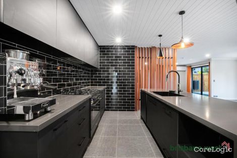 Property photo of 31 Boolungal Way Karana Downs QLD 4306