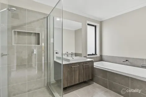 Property photo of 69 Great Keppel Way Banya QLD 4551