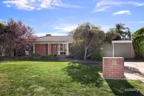 21 Bamarook Cres, Glenfield Park, NSW 2650
