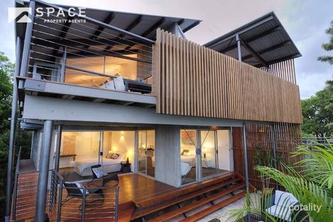 Property photo of 8 Mackellar Street Teneriffe QLD 4005