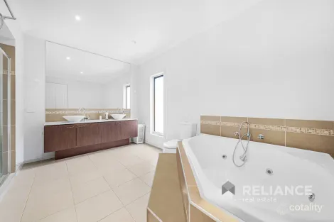 Property photo of 2 Bevan Court Point Cook VIC 3030