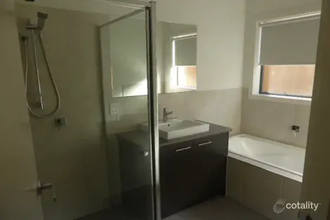 Property photo of 8 Sloane Street Werribee VIC 3030