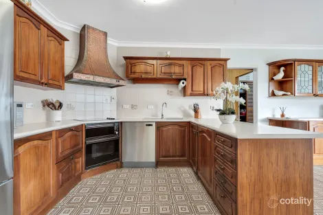 Property photo of 9 Dinah Parade Keilor East VIC 3033
