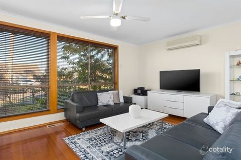 Property photo of 18 Fidge Crescent Breakwater VIC 3219