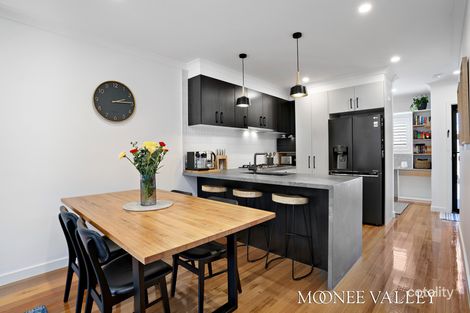 Property photo of 2/3 Riverside Avenue Avondale Heights VIC 3034