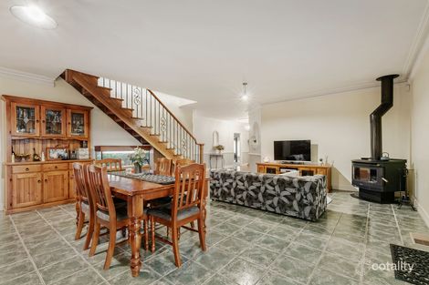 Property photo of 21 Gillow Grove Doreen VIC 3754