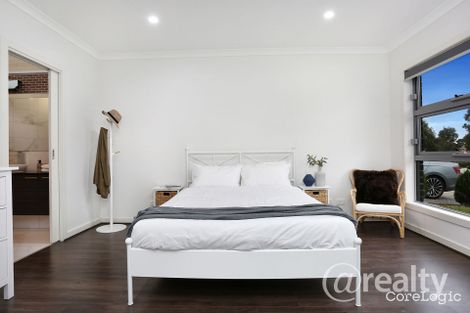 Property photo of 32 Umbrella Way Point Cook VIC 3030