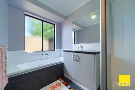 13 Satellite Cl, Mckail, WA 6330