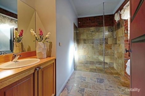 Property photo of 2 Briar Walk Blackburn South VIC 3130