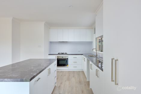 Property photo of 16 Karingal Drive Frankston VIC 3199