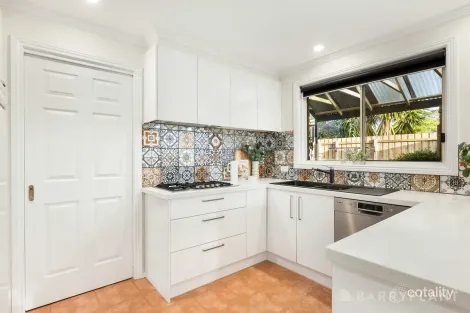 Property photo of 2 Commerford Place Chirnside Park VIC 3116