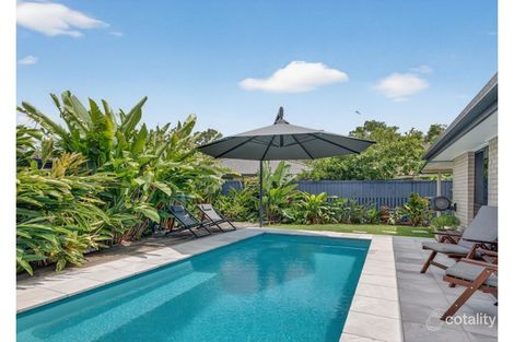 Property photo of 8 Serpentine Close Fitzgibbon QLD 4018