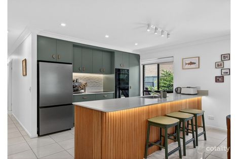 Property photo of 8 Serpentine Close Fitzgibbon QLD 4018