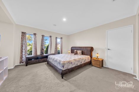 Property photo of 9 Pinoak Street Point Cook VIC 3030