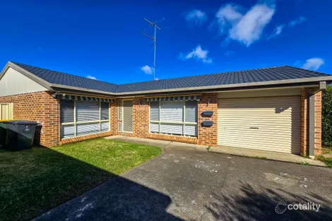 Property photo of 34 Crommelin Crescent St Helens Park NSW 2560
