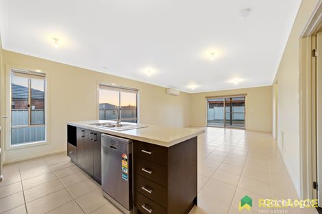 Property photo of 42 Fantail Way Brookfield VIC 3338