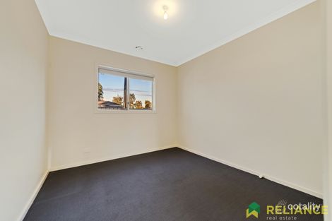 Property photo of 42 Fantail Way Brookfield VIC 3338