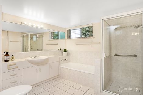 Property photo of 2/35 Sunbrite Avenue Mermaid Beach QLD 4218
