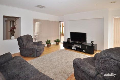 Property photo of 35 Sunnybrae Circuit Cairnlea VIC 3023