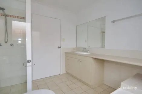 Property photo of 1 Tracey Street Wynnum West QLD 4178