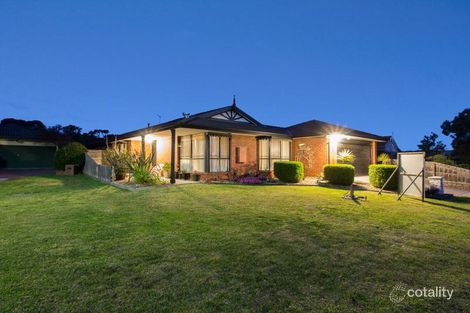 Property photo of 8 Saltbush Glade Frankston VIC 3199