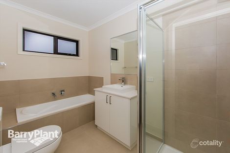 Property photo of 233 Outlook Drive Dandenong North VIC 3175