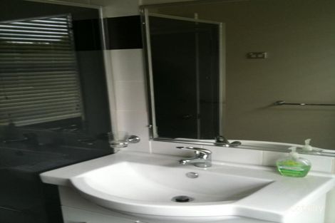 30 Carr Pde, Unanderra, NSW 2526