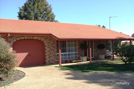 2/33 Balleroo Cres, Glenfield Park, NSW 2650