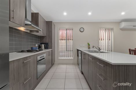 Property photo of 25 Poppy Crescent Springfield Lakes QLD 4300