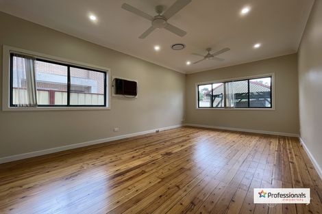 Property photo of 2/31 Douglas Road Quakers Hill NSW 2763