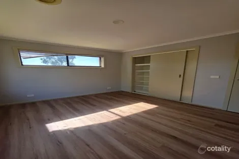 Property photo of 3 Ashburton Avenue Manor Lakes VIC 3024