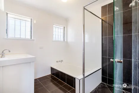 Property photo of 10 Jonathan Street Macgregor QLD 4109