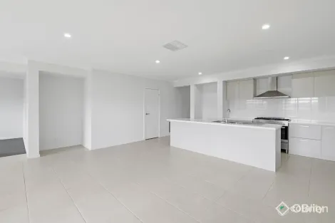 Property photo of 14 Strathfield Court Cranbourne East VIC 3977