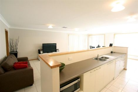 Property photo of 24 Franklin Drive Estella NSW 2650