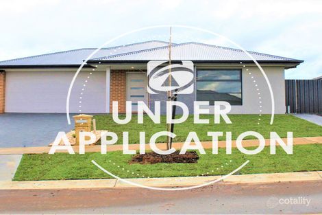 17 HAMPTON DR, WARRAGUL, VIC 3820