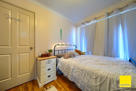 Property photo of 40 Granada Crescent Orana WA 6330